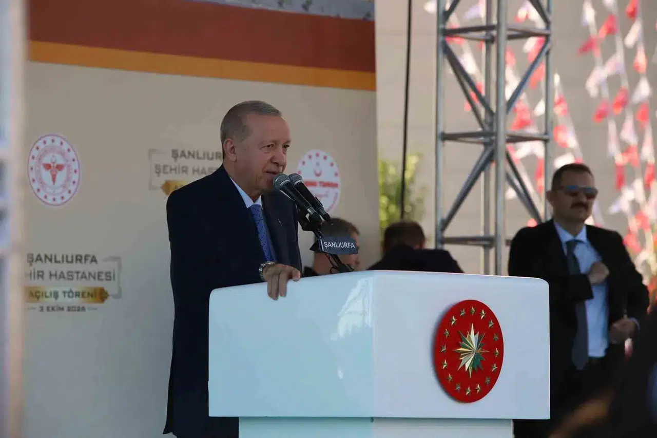 Erdoğan: "Bizler Bu Makamlarda Sizlere Hizmetkâr Olmak İçin Varız"