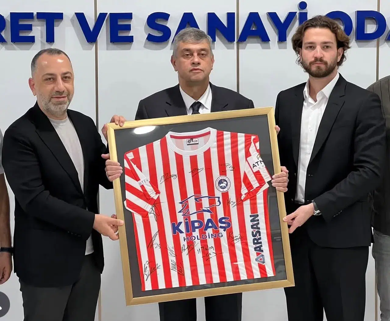 Arıkan Mensucat’tan İstiklalspor’a 100 Bin Dolar Destek Sözü