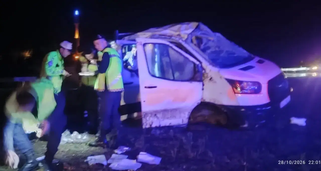 Manisa’da Yağışlı Yolda Takla Atan Otomobilde 4 Yaralı