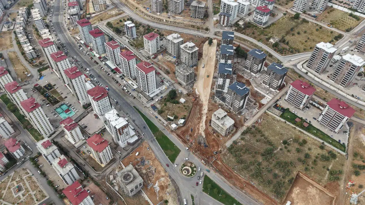 Kahramanmaraş'ta Tömek Kavşağı'nda trafik sıkışıklığına son verecek düzenlemelere başlandı