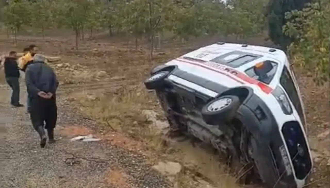 Kahramanmaraş’ta Ambulans Kontrolden Çıktı