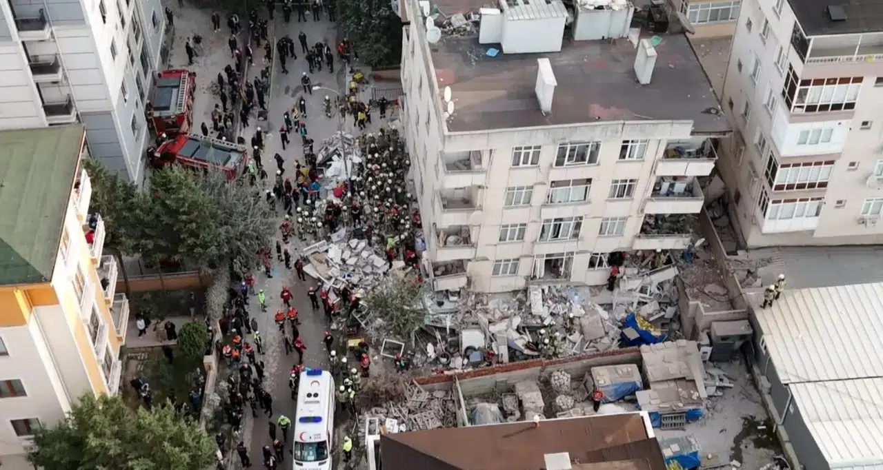 Maltepe’de Çöken Binanın Mimarı ve Şantiye Şefi Tutuklandı