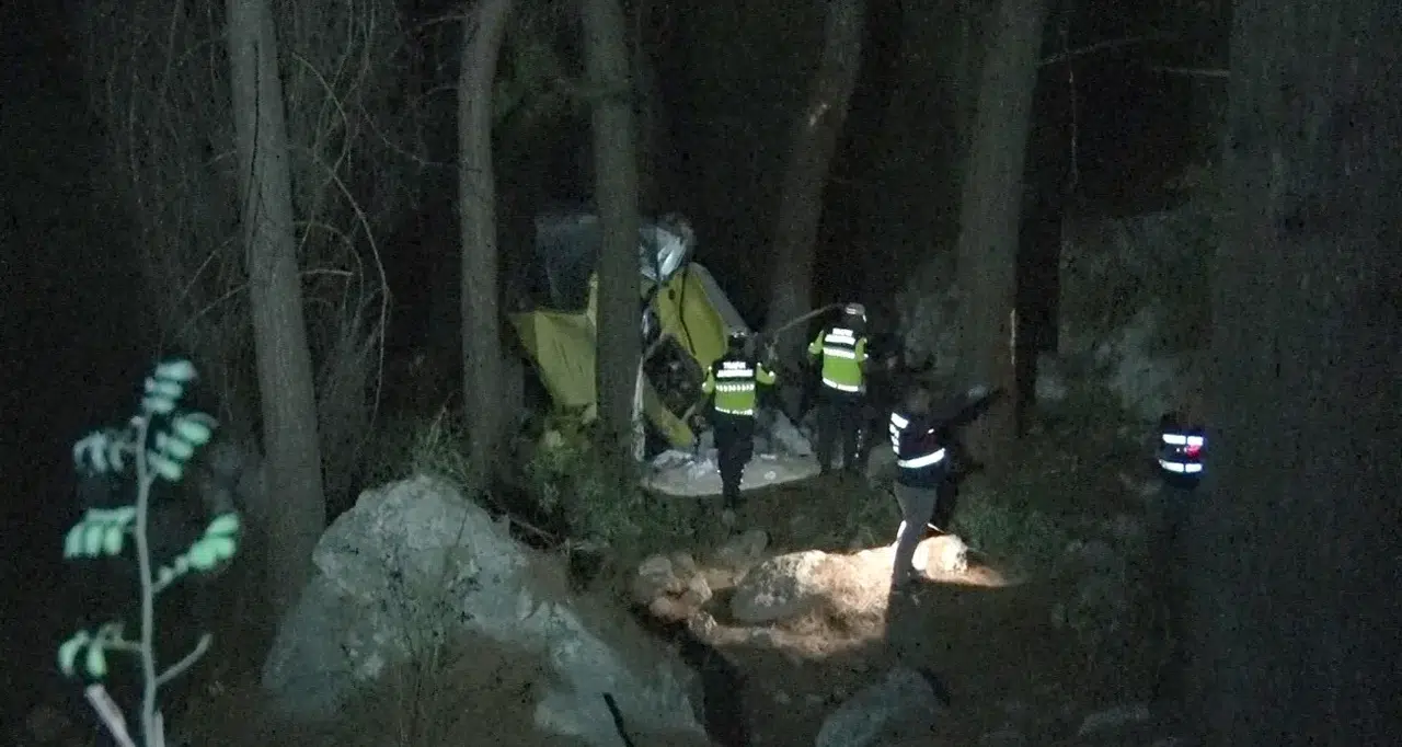Antalya’da Araç Uçuruma Düştü: 2 Kişi Yaşamını Yitirdi