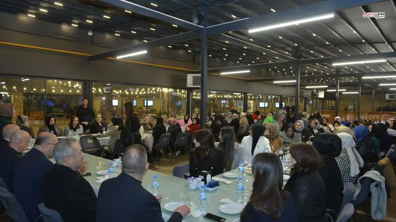 8 Mart Kadın Kolları Programında Birlik ve Dayanışma Mesajı