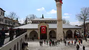 Tarihi Ulu Camii Kapılarını İbadete  Açtı