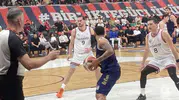 İstiklal Basketbol Deplasmanda Avantajı Kaptı: Üçüncü Çeyrek Sonuc