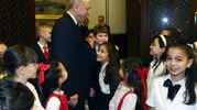 Cumhurbaşkanı Erdoğan, Külliye'de Minik Misafirleri Ağırladı!