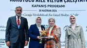 Kahramanmaraş’ın Koruyucu Aile Başarısı Ödülle Taçlandı