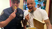 Türk Dedektif Felipe Melo'ya baklava ikramı... Ünlü futbolcu o lezzete hayran kaldı