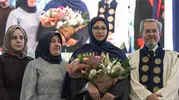 248 Saat Enkazda Kalan Aleyna Ölmez Üniversiteden Mezun Oldu