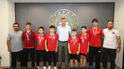 Minik Türkiye Şampiyonası Dereceye Giren Sporculardan İl Müdürü Yasin Özdemir'e Ziyaret