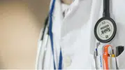 Geçmeyen Omuz Ağrısının Nedeni Kanser Çıktı!