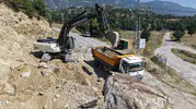 Andırın'da ulaşımı artıran yol genişletme çalışmaları devam ediyor