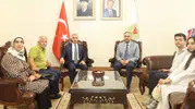 Vali Ünlüer Makamında Konuklarını Ağırladı