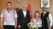 Başkan Görgel, Dünya Şampiyonu Zeynep Sude’yi Ağırladı