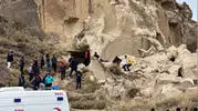 Kapadokya’da peri bacası çöktü: Çökme anı kamerada