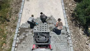 Andırın Kırsalında Ulaşım Sorunları Kilit Parke ile Çözülüyor