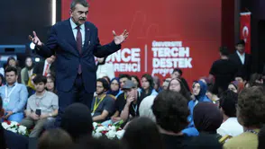 Bakan Tekin üniversite adaylarıyla tecrübe paylaştı