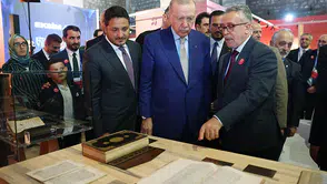 Cumhurbaşkanı Erdoğan'dan 'kitap' vurgusu... 'Bizi köklerimize bağlayan en güçlü damar'