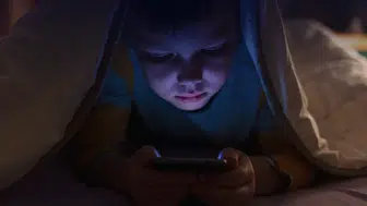 Aile'den çocukları siber zorbalığa karşı koruyacak yeni uygulama