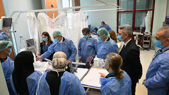 "Milletvekilleri, Yaralı Öğrencileri Ziyaret Ederek Geçmiş Olsun Diledi"