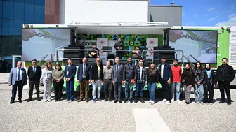 Rektör Okumuş, Yeşil Kampüs Festivali Kapsamında Stantları Ziyaret Etti