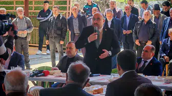 Başımızda Çok Güzel Bir Adam Var