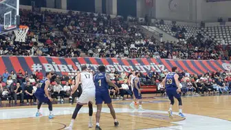 İstiklal Basketbol Play-Off İlk Maçında Devreyi Eşitlikle Geçti