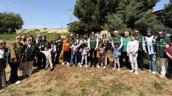 Öğrencilerden Anlamlı Fidan Dikimi
