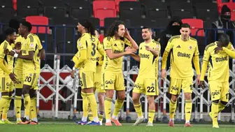 Fenerbahçe Konyada İlk Yarıyı Önde Kapattı
