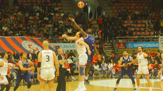 Gaziantep Basketbol Maçı Nefes Kesti! Kipaş Direndi