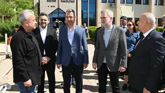 İstiklal Üniversitesi Rektörü Bakan'dan YKS Adaylarına Büyük Destek