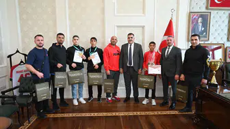 Türkoğlu’ndan Dünya Arenasına Büyük Gurur