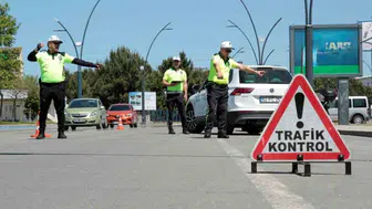 Trafikte Sıkı Denetim: 3 Bin 133 Sürücüye İşlem!