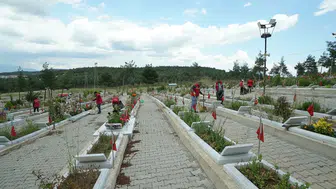 Büyükşehir Belediyesi, Kapıçam Mezarlığı’nı Bayram İçin Yeniliyor