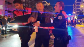 Öfkeli Baba Kızını Rahatsız Gencin Kulağını Kesti: 1'i Polis 2 Yaralı!
