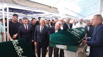 Kahramanmaraş'ta yangında hayatını kaybeden aile için cenaze töreni düzenlendi