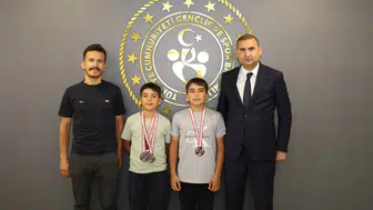 Başarılı Bisikletçilerden İl Müdürü Özdemir’e Ziyaret