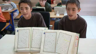 13 Yaşındaki İkiz Kardeşler Birlikte Hafız Oldu