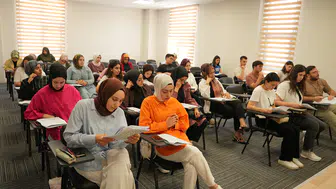 Pusula Maraş Yaz Akademileri, Gençlere Sanat ve Hızlı Okuma Eğitimi Sunuyor