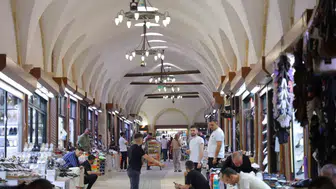 Kahramanmaraş'ın Tarihi Çarşısı Yaz Sıcağına Meydan Okuyor
