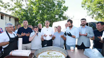 Başkan Toptaş, Dönüklü Mahallesi sakinleriyle aşure sofrasında buluştu