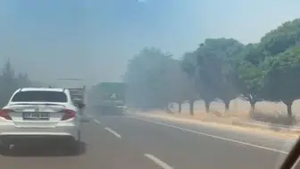 Kahramanmaraş Pazarcık’ta anız yangını ulaşımı kesti!