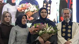 248 Saat Enkazda Kalan Aleyna Ölmez Üniversiteden Mezun Oldu