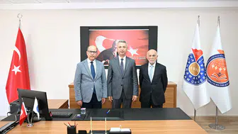İnsan ve Toplum Bilimleri Fakültesi'nde dekanlık devir teslim
