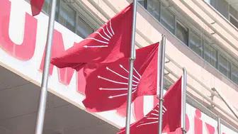 CHP'nin Kalesinde Siyasi Deprem İddiası: 24 Belediye Başkanının Yeni Parti'ye mi Geçecek?