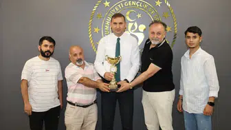 Bozdağ Spor’dan İl Müdürü Özdemir’e Şampiyonluk Ziyareti