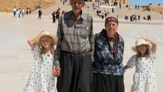 Bakan Göktaş’tan İkiz Kızların Ailesine Destek