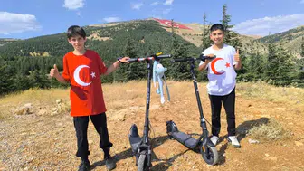 Kahramanmaraş’ta İki Öğrenciden Bayrak Yolculuğu