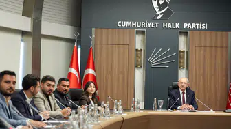 Kılıçdaroğlu, CHP Gençlik Kolları yönetimiyle buluştu